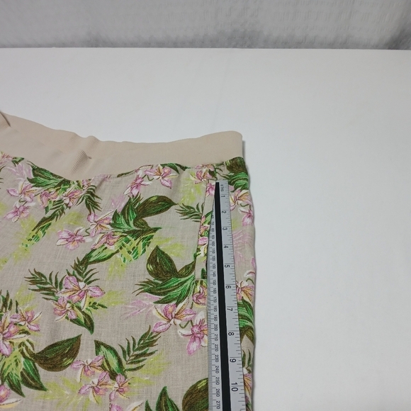 J.Jill 100% Tropical  Linen Floral Capris. Size M Petite - Picture 10 of 10